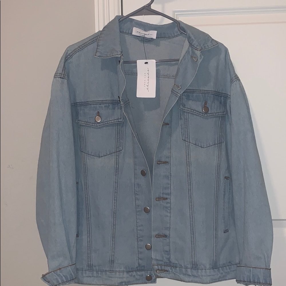 light wash oversized jean jacket!